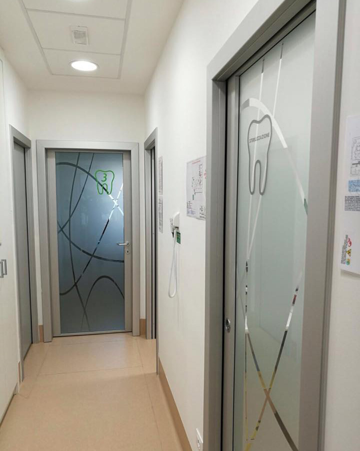 Adesivi satinati porte interne dentista